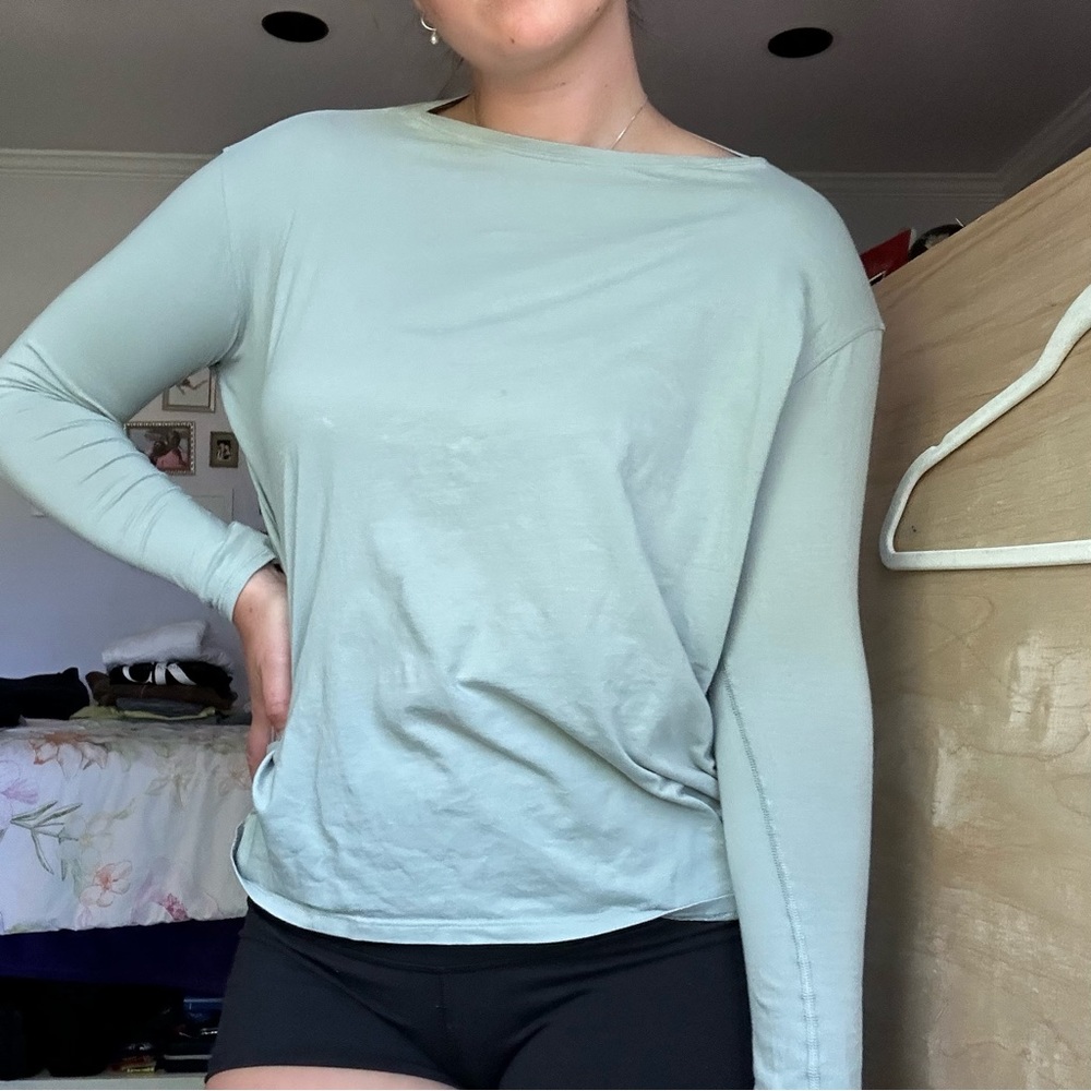 Lululemon teal long sleeve top